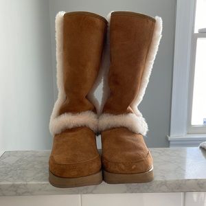 Ugg Sundance size 8 never worn